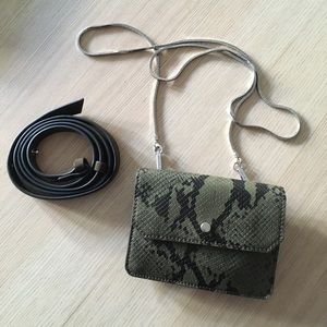 Kendall + Kylie crossbody/beltbag